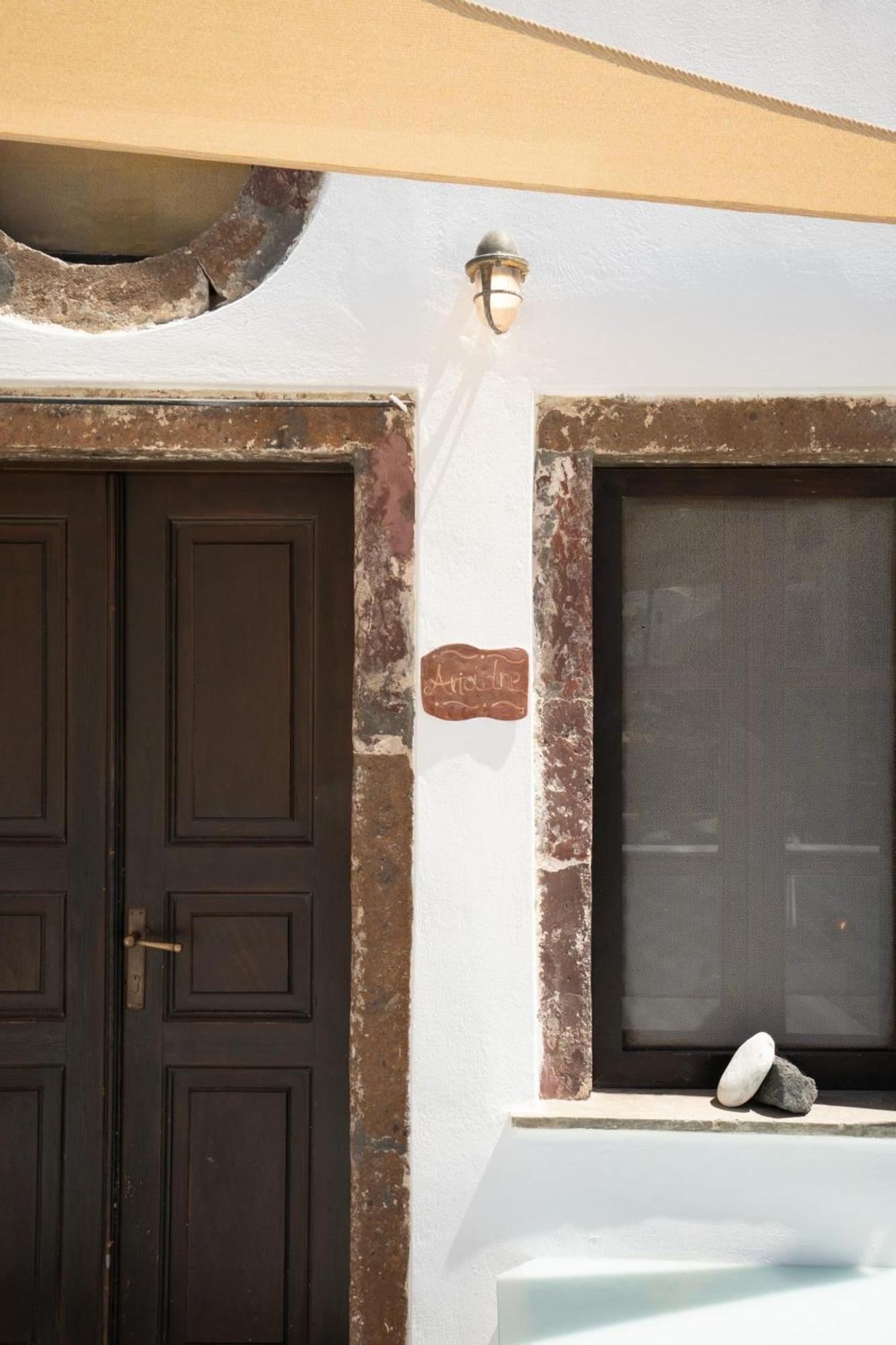 Madame Kalitsi Cozy Suites Fíra Kültér fotó