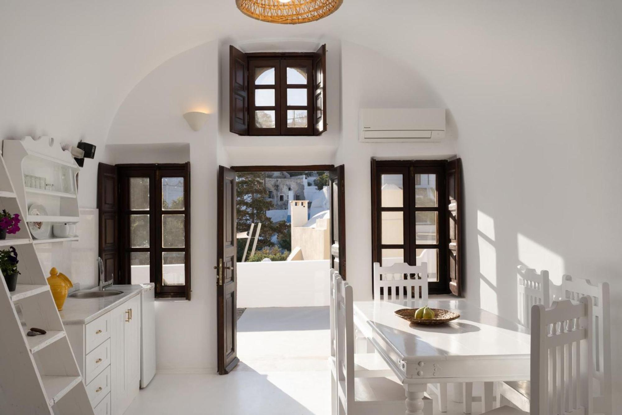 Madame Kalitsi Cozy Suites Fíra Kültér fotó