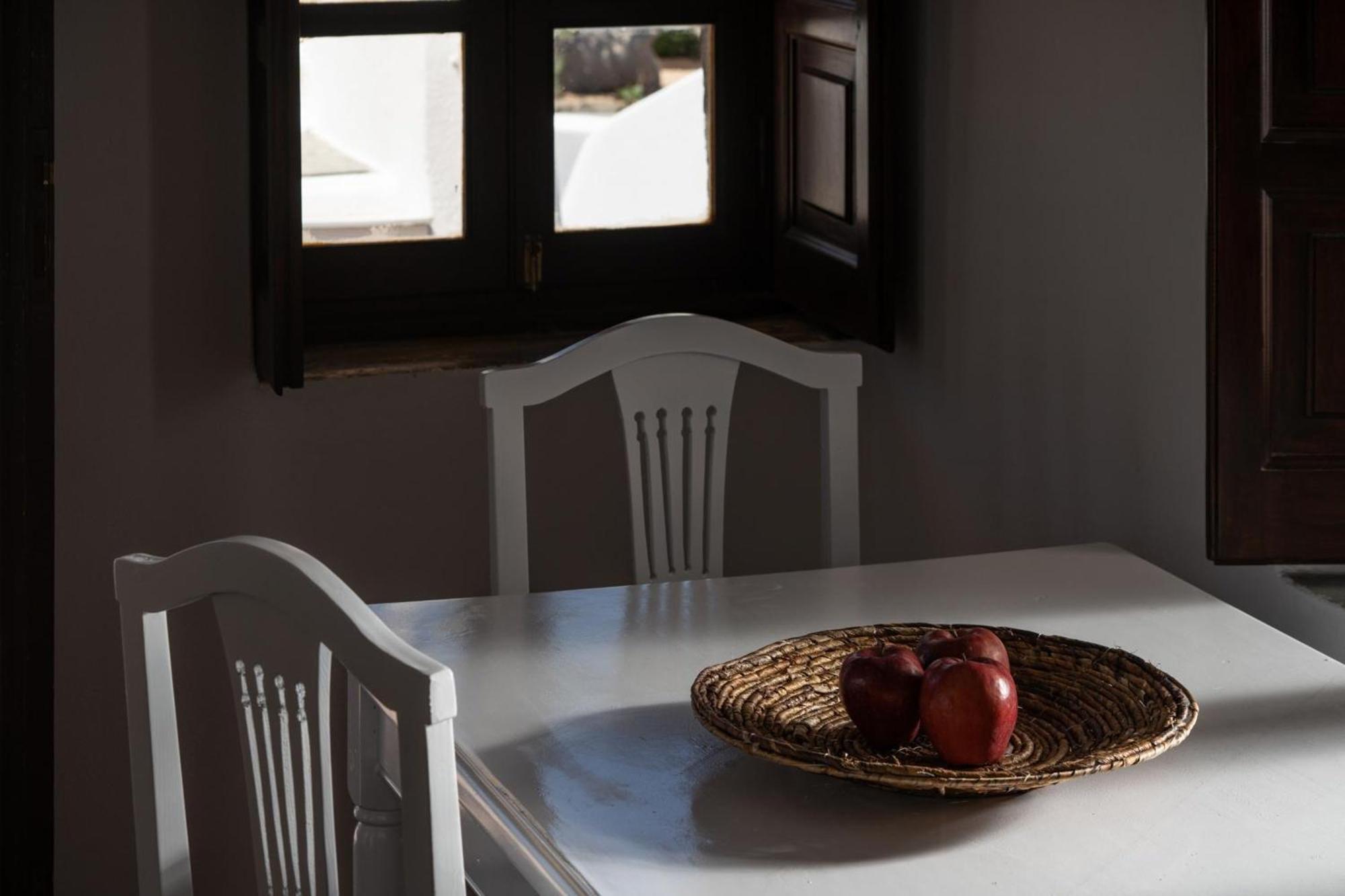 Madame Kalitsi Cozy Suites Fíra Kültér fotó
